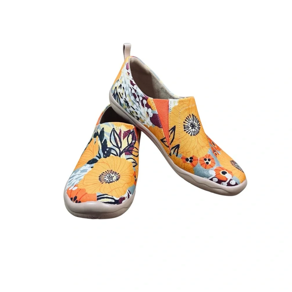 UIN Marigolds Toledo Floral Canvas Slip Ons